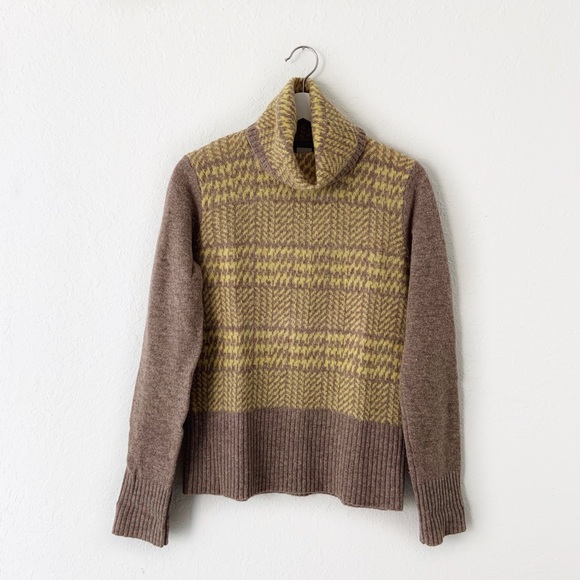 J. Crew Wool Yellow Tan Pattern Turtleneck Sweater Mesium - Picture 1 of 3
